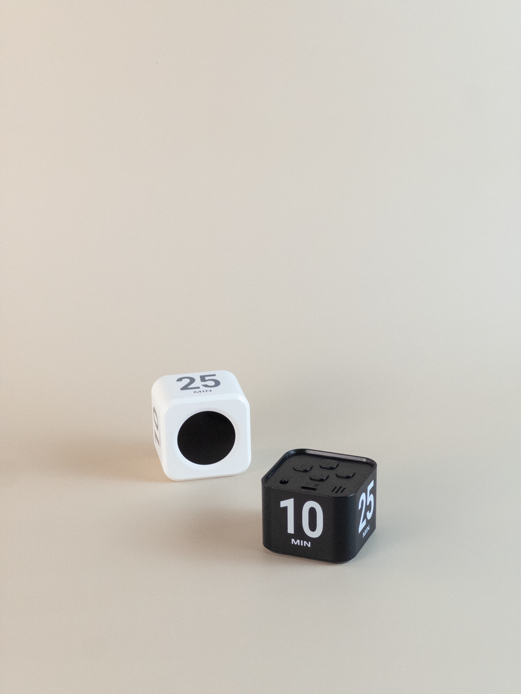 2 colours Minimal Pomodoro Timer on a beige background